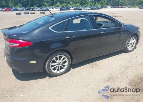 2019 Ford Fusion Energi Titanium z USA, uszkodzony, nr VIN 3FA6P0SU4KR228100